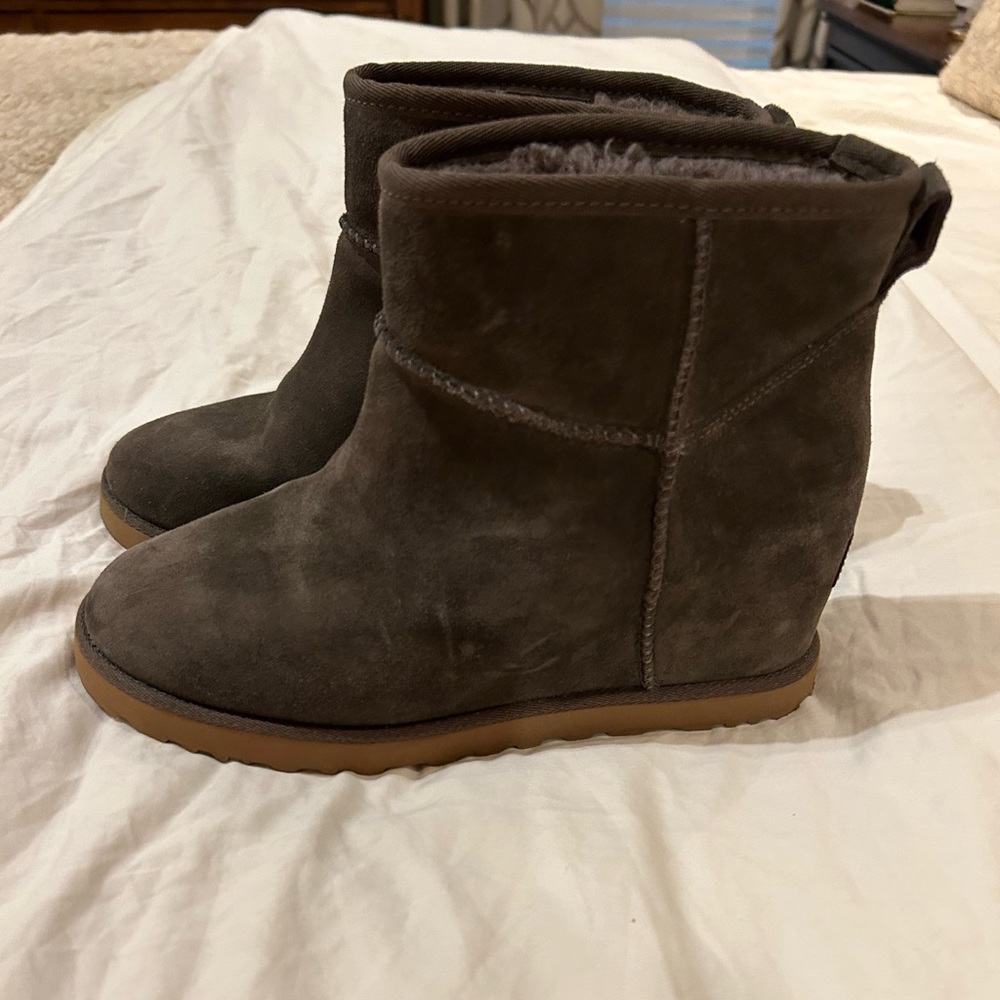 Wedge UGG boots-Grey and like new!